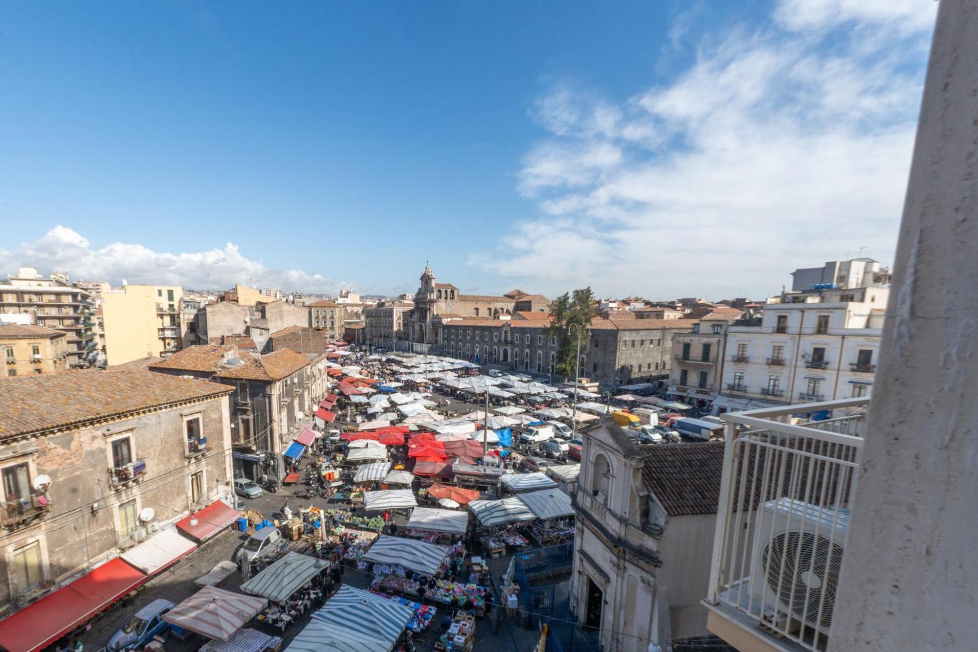 B&B I Miti Dell Etna Catania Centro Vicino Il Duomo Exterior photo